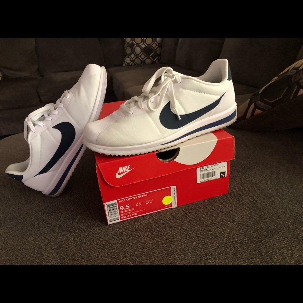 Men’s size 9.5 Nike Cortez Ultra